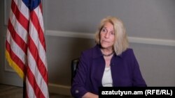Заместитель госсекретаря США по европейским и евразийским вопросам Карен Донфрид