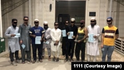 Мыйзамсыз диний ишмердүүлүк жүргүзүүгө шектүү чет элдик жарандар. Бишкек. Июль, 2022. (Сүрөт УКМКга таандык).