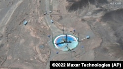 نمای دیگری از سکوی دایره‌ای مرکز فضایی امام خمینی در سمنان