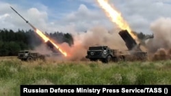 За попередніми даними, обстріл здійснювався з ракетних систем залпового вогню «Ураган» з окупованої території.