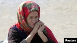 Hökümet mejlislerinde raýatlaryň iş, gazanç etmek mümkinçilikleri we giň ýaýran korrupsiýa, parahorlyk bilen bagly kynçylyklary agzalmaýar.