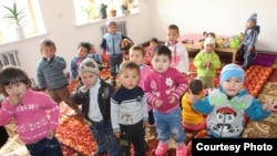 Бешик-Жон айылындагы (Базар-Коргон району) жергиликтүү калктын күчү менен ачылган "Баймундуз" бала бакчасы