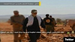 تصاویر منتشرشده در شبکه‌های اجتماعی، از جمله در توئیتر منتسب به حرکت‌النجبا، قاسم سلیمانی را «در حلب» نشان می‌دهد