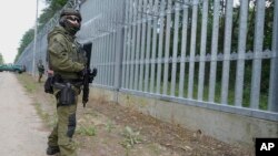 Польскія жаўнеры на мяжы зь Беларусьсю, архіўнае фота