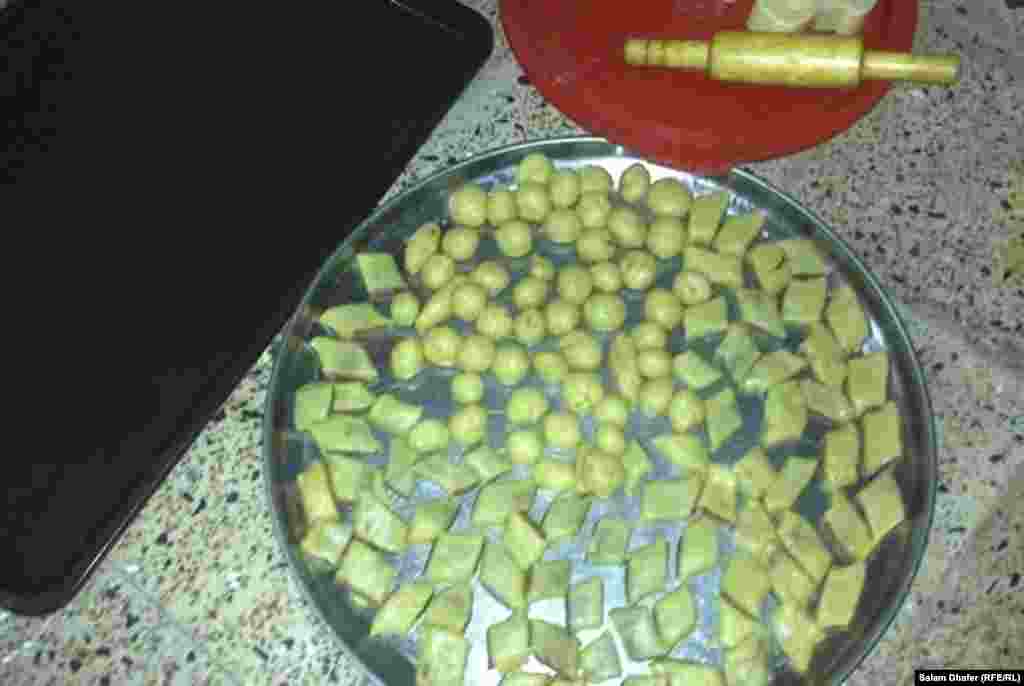 Иракские дети очень любят эту домашнюю сладкую выпечку