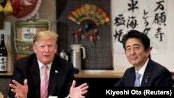 АКШ президенти Дональд Трамп жана Жапониянын премьер-министри Синдзо Абэ. 26-май, 2019-жыл. 