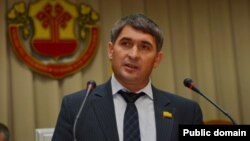 Олег Николаев