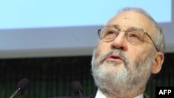 جوزف ستيگليتز می گويد هيچ جنگی مجانی نيست.(عکس AFP)