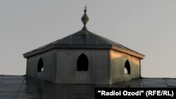 Здание бывшего медресе в Ховалинге 