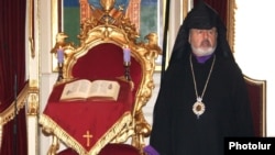 Местоблюститель Константинопольского Армянского патриарха архиепископ Арам Атешян (архив) 