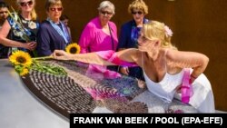 Манумэнт у памяць пра ахвяраў авіякатастрофы 17 ліпеня 2014 году, Нідэрлянды 