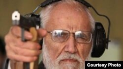 آیت‌الله حائری شیرازی، ‌از اعضای هیئت مدیره فدراسیون تیراندازی است 