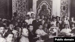 Чыгыш элдеринин  I курултайынын катышуучулары. Бакы шаары, Азербайжан.  1-8-сентябрь, 1920-ж.