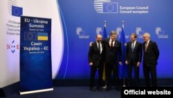 Президент Порошенко із президентом Європарламенту Мартіном Шульцем, головою Європейської Ради Дональдом Туском та головою Європейської комісії Жан-Клодом Юнкером на саміті Україна-ЄС. Брюсель, 24 листопада 2016 року