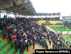 Сочиялъул Олимпиял ХIаязул цIа къабул гьабулел дагъистаниял Анжи-аренаялъул трибунаялда