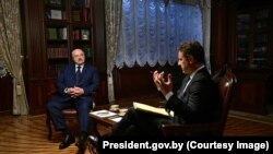 Аляксандар Лукашэнка дае інтэрвію карэспандэнту часопіса TIME Сайману Шустэру