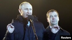 پوتین پیروزی خود را اعلام می‌کند.