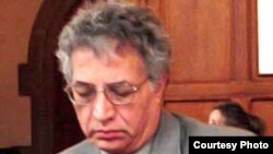 احمد کریمی حکاک، استاد زبان، ادبیات و فرهنگ ایران