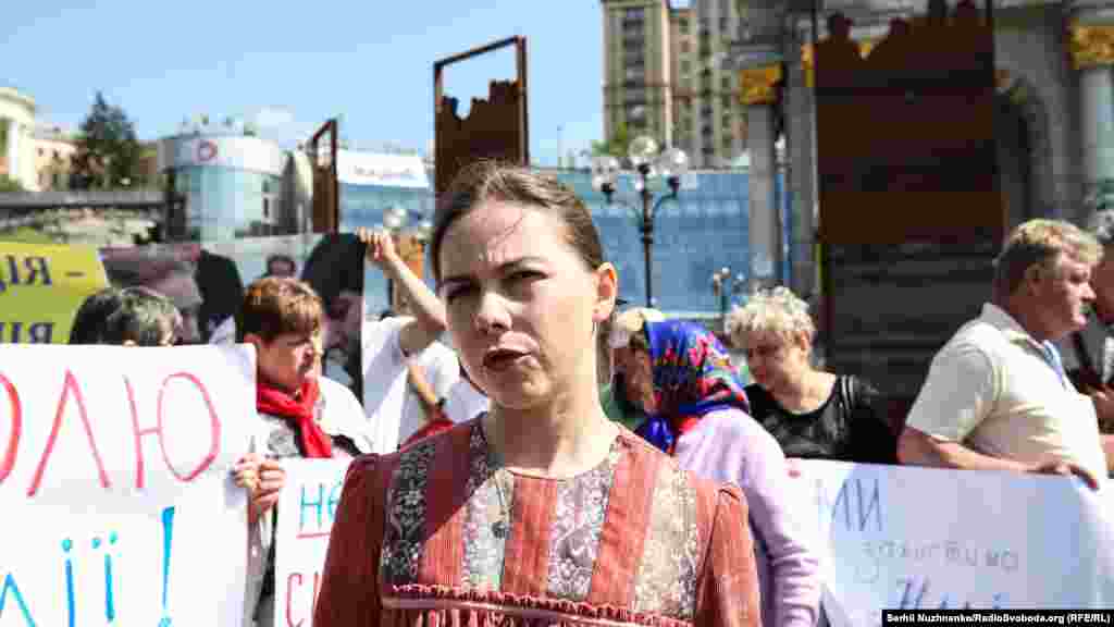 Віра Савченко заявила, що її сестра продовжує голодування в ізоляторі. Вона розповіла, що стан здоров&rsquo;я Надії Савченко погіршується