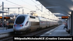 Европа илләрендә йөрүче тизйөрешле Euroduplex поезды