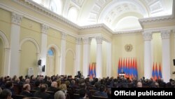 Во время выступления президента Армении Сержа Саргсяна, 12 февраля 2016 года.