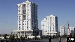 Dr.Erol: "Türkmenistanyň dünýä bilen aragatnaşygyny has hem ösdürmegi we bu ýurda girip çykmak işleriniň ýeňilleşdirilmegi zerurdyr."