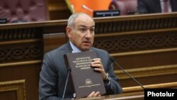 Վարչապետ Նիկոլ Փաշինյանը խորհրդարանում, 18-ը հունիսի, 2025թ. 