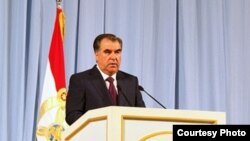 Эмомалӣ Раҳмон дар мулоқот бо ҷавонон