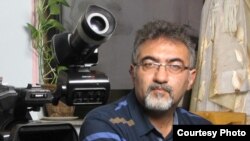 İranda İslam inqilabından sonra azərbaycanca ilk filmləri çəkən rejissorlardan biri Rza Siami.