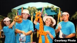 "Алақай"  қуыршақ театрының әртістері.  Ақтөбе, 1 қараша 2008 жыл.