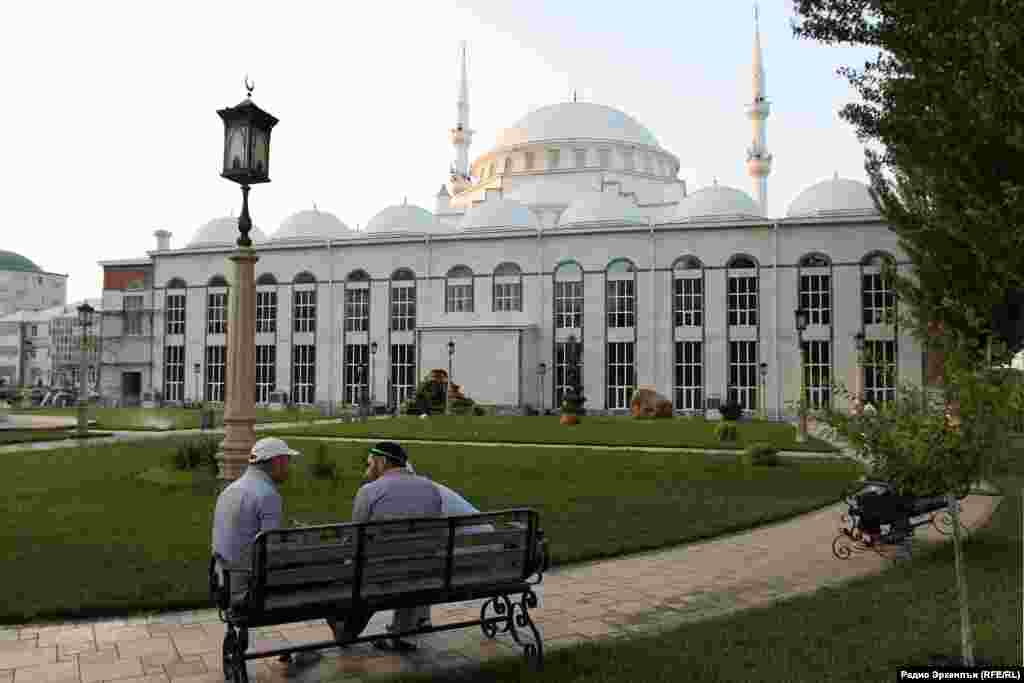 Җәмиг мәчете