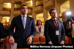 Prima întâlnire dintre candidații George Simion și Nicușor Dan a avut loc la o dezbatere organizată de Blocul Național Sindical, la Palatul Parlamentului, miercuri, 7 mai 2025. Unul dintre ei va fi următorul președinte al României.