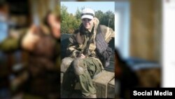 Фото британця Бена Стімсона зі зброєю в руках на окупованій території Донбасу