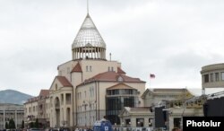 Здание парламента республики в Степанакерте