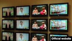 Türkmenistanyň öz habar serişdeleri berk döwlet gözegçiliginde saklanýar we ýurt barada diňe öwgüli maglumatlary berýär. 