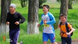 Маленький марафонец удостоился медали