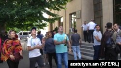 После заседания суда по делу «Сари таха», Ереван, 8 июня 2018 г․  