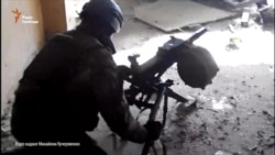 Бійці стріляють з АГС у новому терміналі, початок листопада