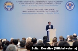 Сооронбай Жээнбеков.