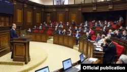 Премьер-министр Тигран Саргсян выступает в Национальном Собрании (архив)