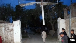 Дера Ысмайыл Шан шаарындагы борбордук түрмөгө талиптер чабуул жасап кеткенден кийинки көрүнүш.