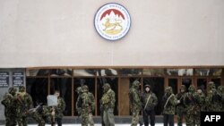 Инцидент между двумя высокопоставленными чиновниками стал видимой частью сложной внутриполитической борьбы