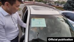 Автомобиль, привлеченный мэрией Бишкека для развоза пассажиров.