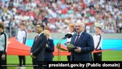 Лукашэнка падчас адкрыцьця Нацыянальнага футбольнага стадыёна ў Менску, 7 чэрвеня 2025 году