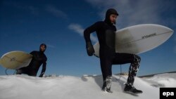 با وسایل اسکی روی آب، این‌بار روی برف؛ نیویورک