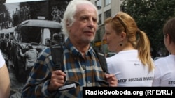 Виктор Файнберг в Праге, 2015, протест против агрессии России