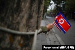 Түндүк Корея менен АКШнын желеги. Вьетнам. 28-февраль, 2019-жыл.