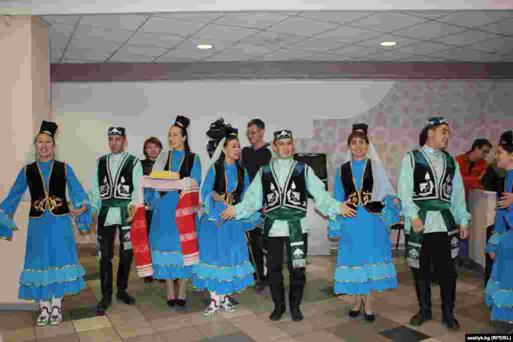 Встреча гостей в Казанском государственном университете. Конечно, c чак-чаком!