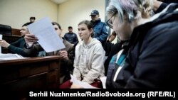 Яна Дугарь, фігурантка справи Павла Шеремета, Печерський суд, Київ, 3 лютого 2020 року