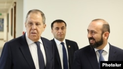 Armenia - Armenian Foreign Minister Ararat Mirzoyan meets his Russian counterpart Sergei Lavrov, Yerevan, May21, 2025.